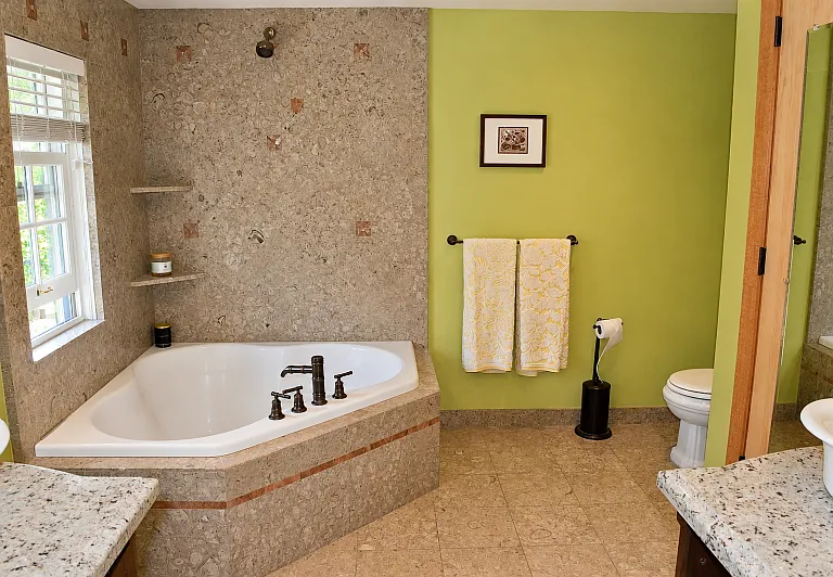 140 Bulkley Ave — Photo 5