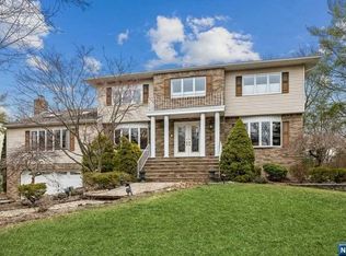 20 Fox Hollow Rd, Ramsey, NJ 07446