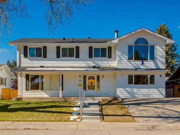 43 NE Mapleburn Dr SE, Calgary, AB T2J 1Y3