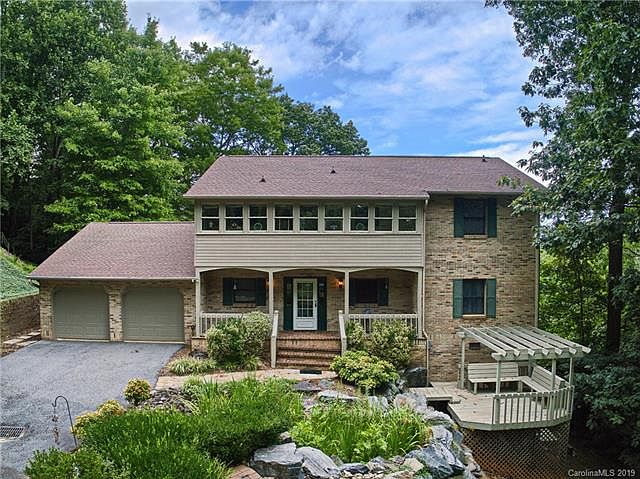 1st image of 815 Summit Farm Ln