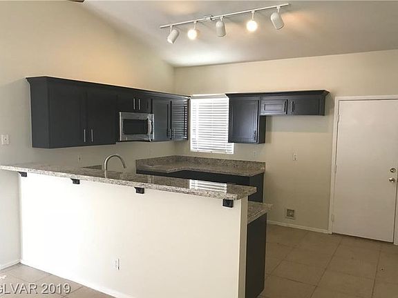 4th image of 714 W Azure Ave