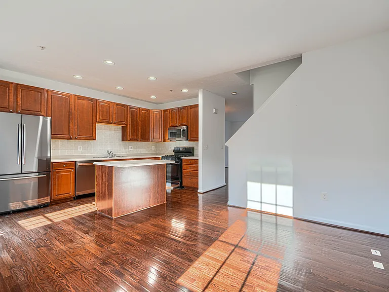 5048 Kemsley Ct — Photo 1