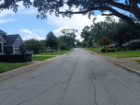 5th image of 1102 Bay Oaks Rd