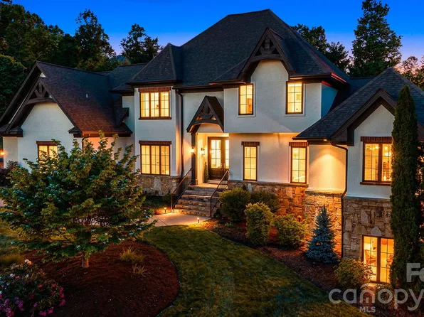 2 Sterling Run Dr, Fletcher, NC 28732