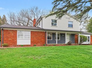 2028 E Hammond Lake Dr, Bloomfield Hills, MI 48302