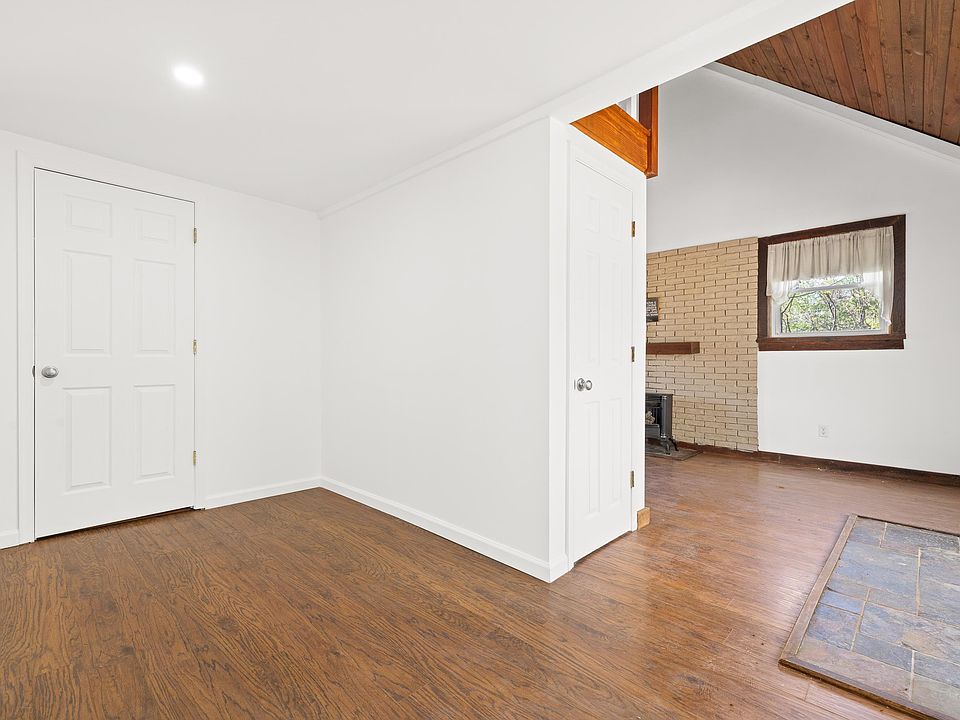19th image of 1112 Red Bird Dr
