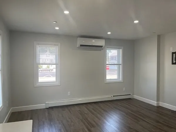 2 bed, 1.0 bath, 773 sqft, $2,500 — Photo 4