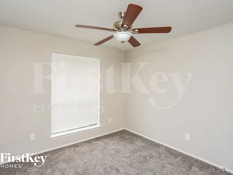 1269 Roan Dr — Photo 11