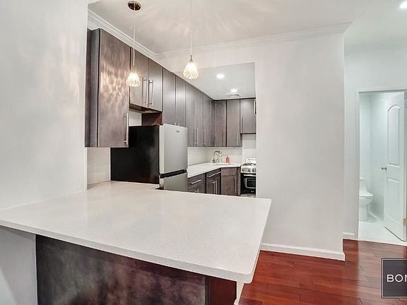2nd image of 1437 2nd Ave #B2