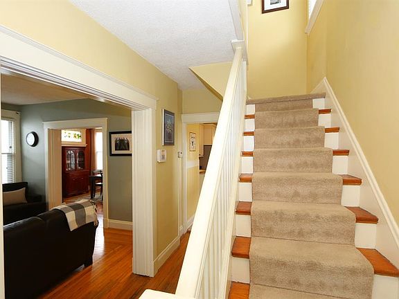 3rd image of 4311 32nd Ave
