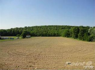 W Beil Ave, Nazareth, PA 18064