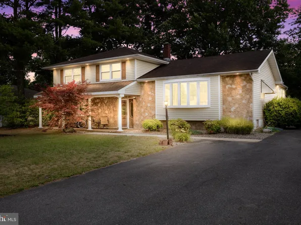 1191 Francine Dr, Vineland, NJ 08360