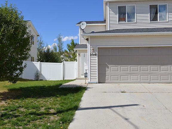 3rd image of 2316 Westridge Dr