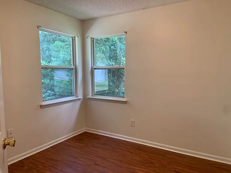 2704 Ian Ct — Photo 17