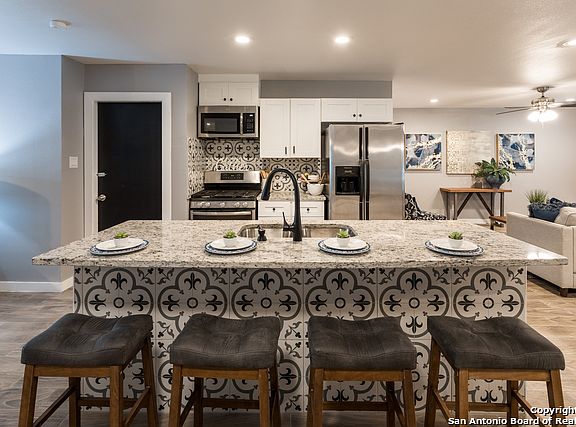 5th image of 5915 Topcroft Dr