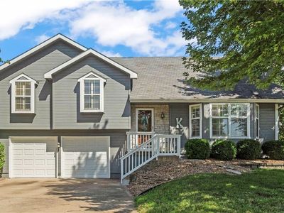 1002 N Parker Ter, Olathe, KS, 66061