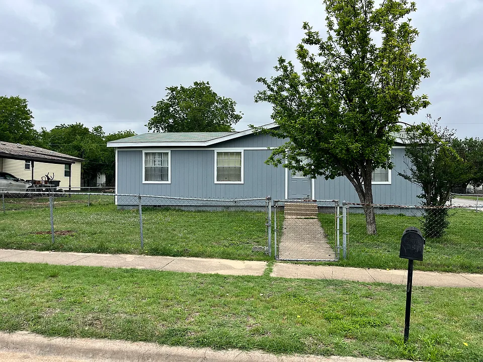 1401 Elyse Dr