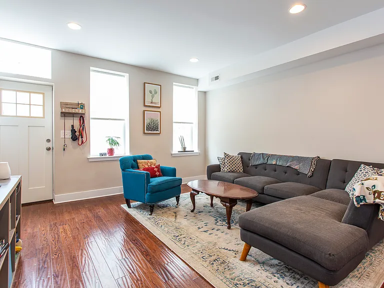 1711 Latona St — Photo 3