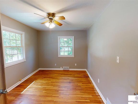 4th image of 1522 4th Ave