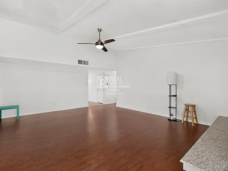 4548 Newcombe Dr — Photo 19
