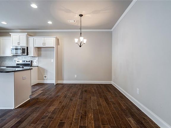 4th image of 3736 Acorn Dr #30