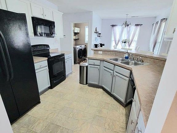 5th image of 205 Willoughby Ln