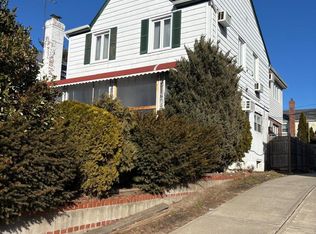 7527 188th St, Fresh Meadows, NY 11366