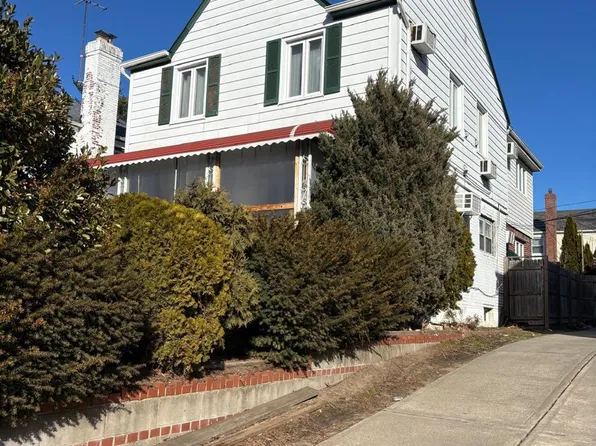 75-27 188 Street, Fresh Meadows, NY 11366