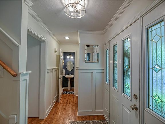 3rd image of 41 Nantucket Dr
