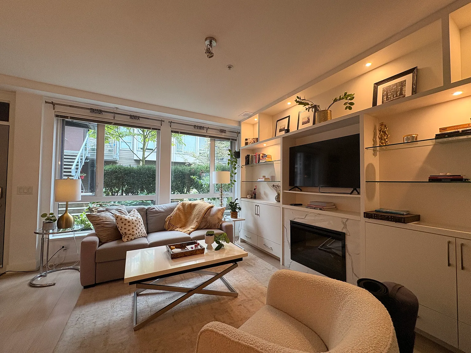 Studio, 457 sqft, $2,400 — Photo 1