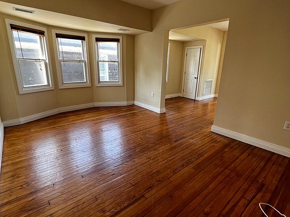 3rd image of 292 Prescott St Floor 2