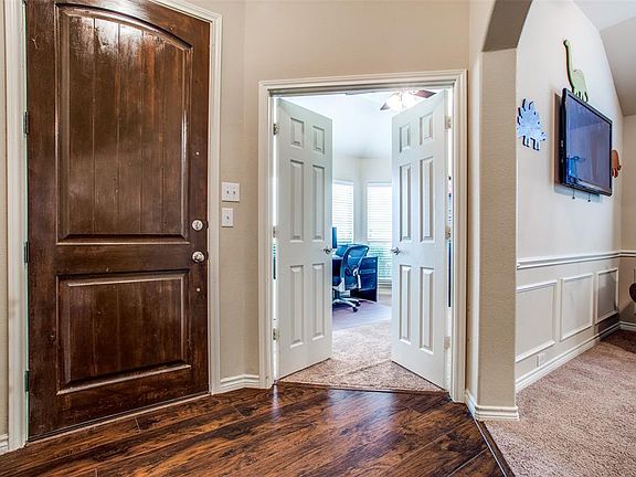 3rd image of 8432 Meadow Sweet Ln