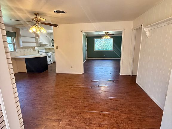 4th image of 3801 Meadow Oaks Dr