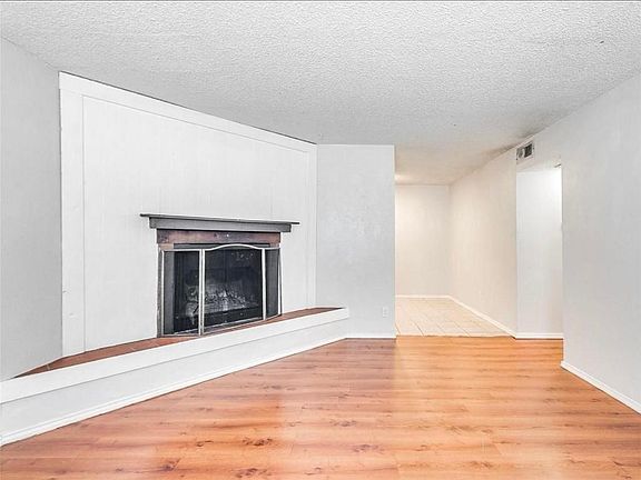5th image of 401 12th Ave SE APT 157