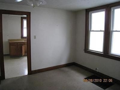 3rd image of 945 Fairwood Ave