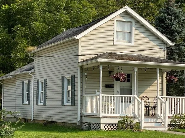 69 Chapman Ave, Auburn, NY 13021