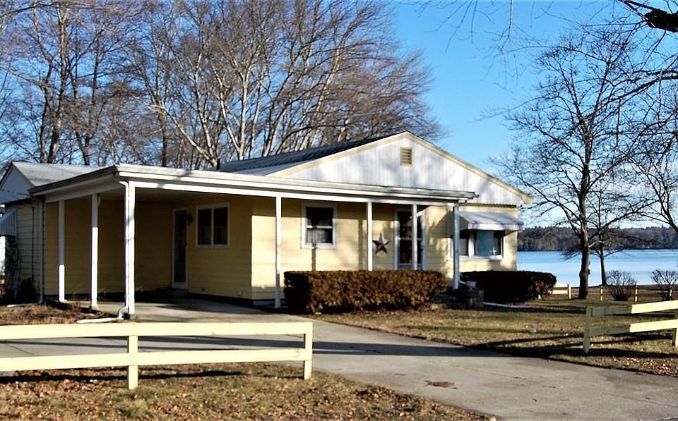 1st image of 7 Charbonneau Ave