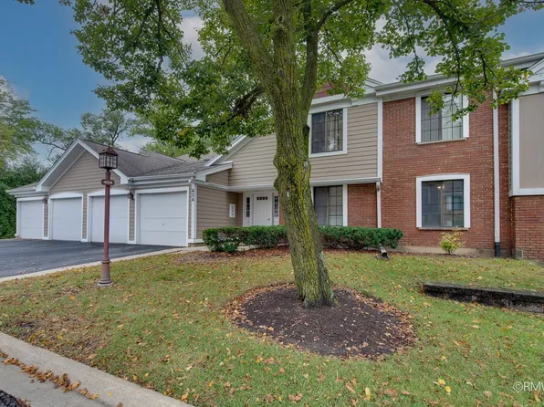 404 Sandalwood Ln #A2, Schaumburg, IL 60193