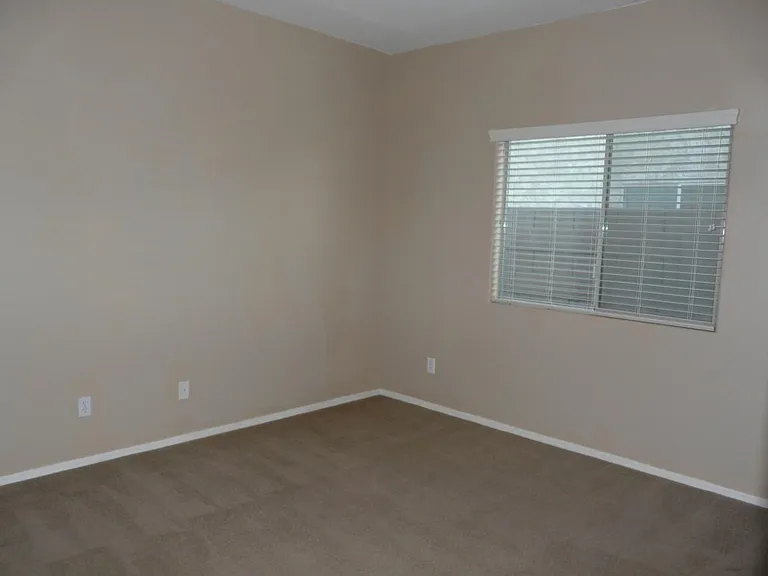 bedrooms with walk in closets