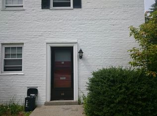 160 Gerry Rd, Chestnut Hill, MA 02467