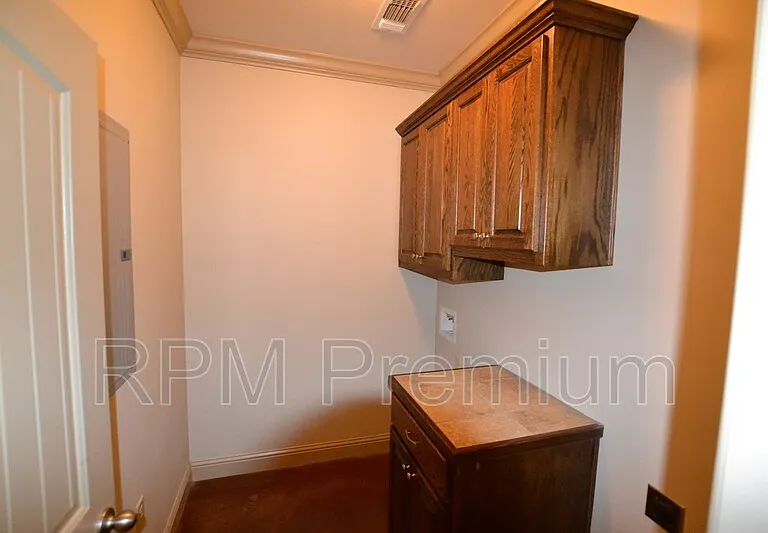 4836 Rollins Rd — Photo 21