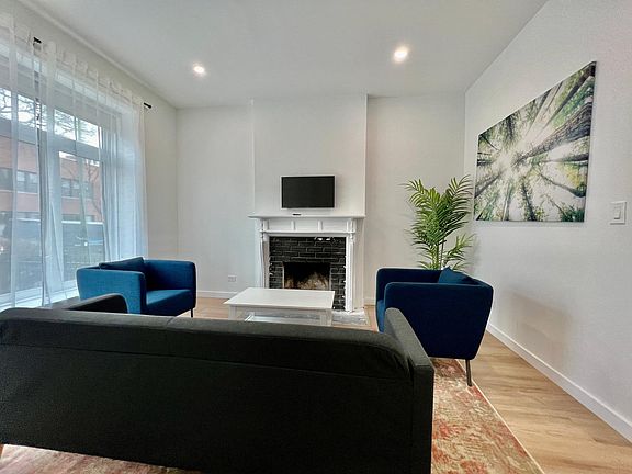 3rd image of 2444 N Sheffield Ave #1