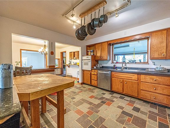 5th image of 2035 Aurora Dr
