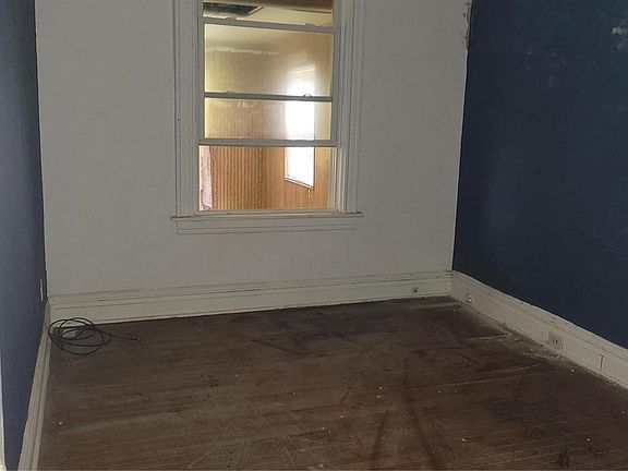 5th image of 4217 Clarence Ave