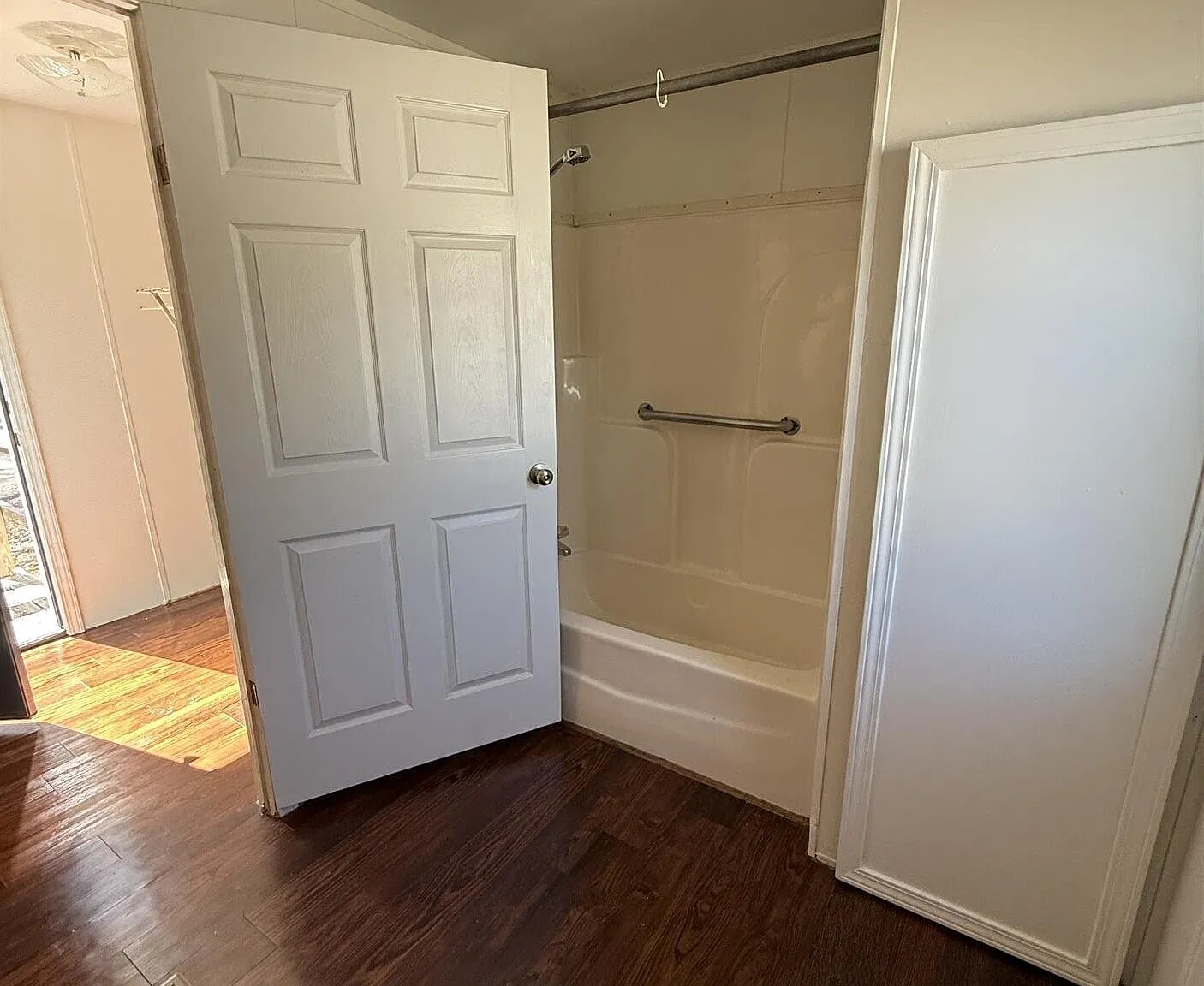 3 bed, 1024 sqft, $950 — Photo 4