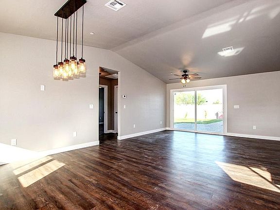 4th image of 2633 N 70th St