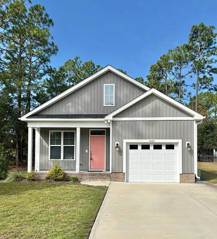 3 bed, 2.0 bath, 1314 sqft, $1,895 — Photo 1