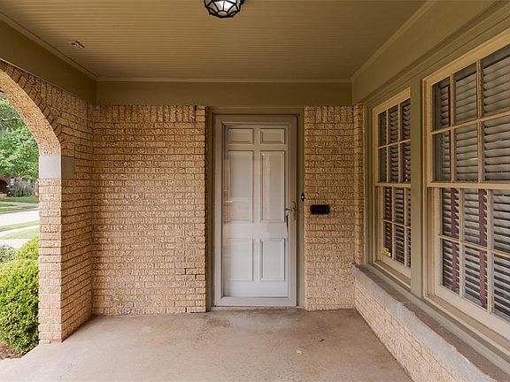 3rd image of 221 NW 35th St