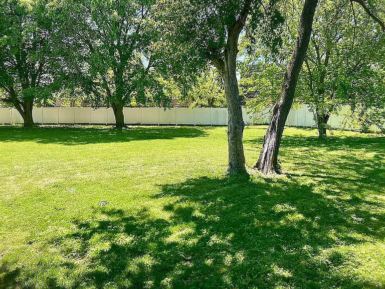 1001 Devon St — Photo 11