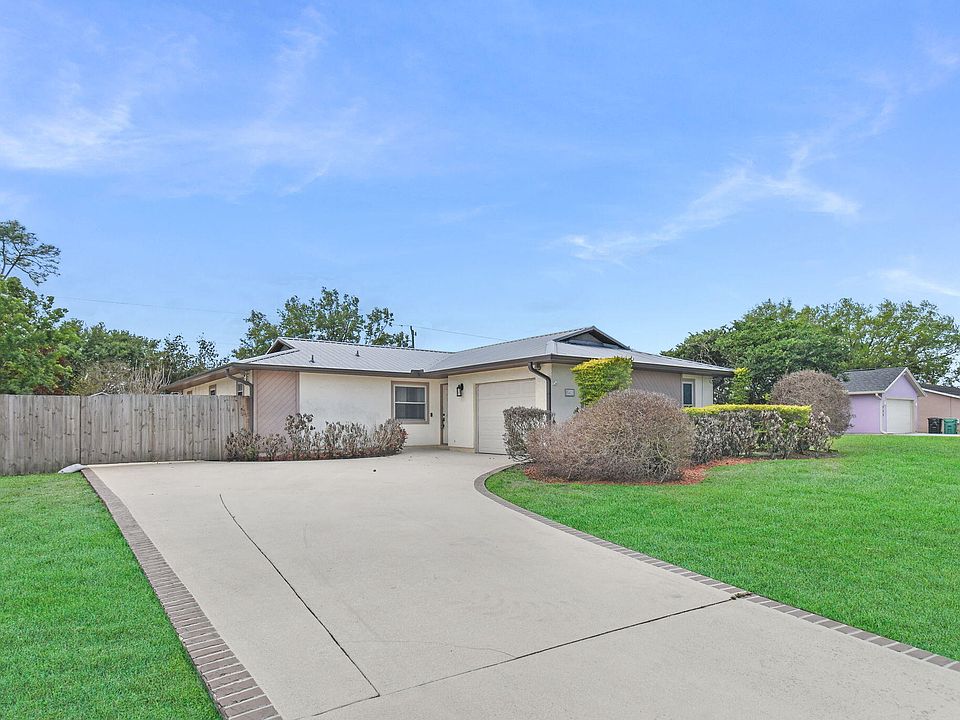 1st image of 542 NW La Brea Avenue